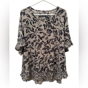 ✨ Tara Vao Flowy Top with ruffles made in Bali in large